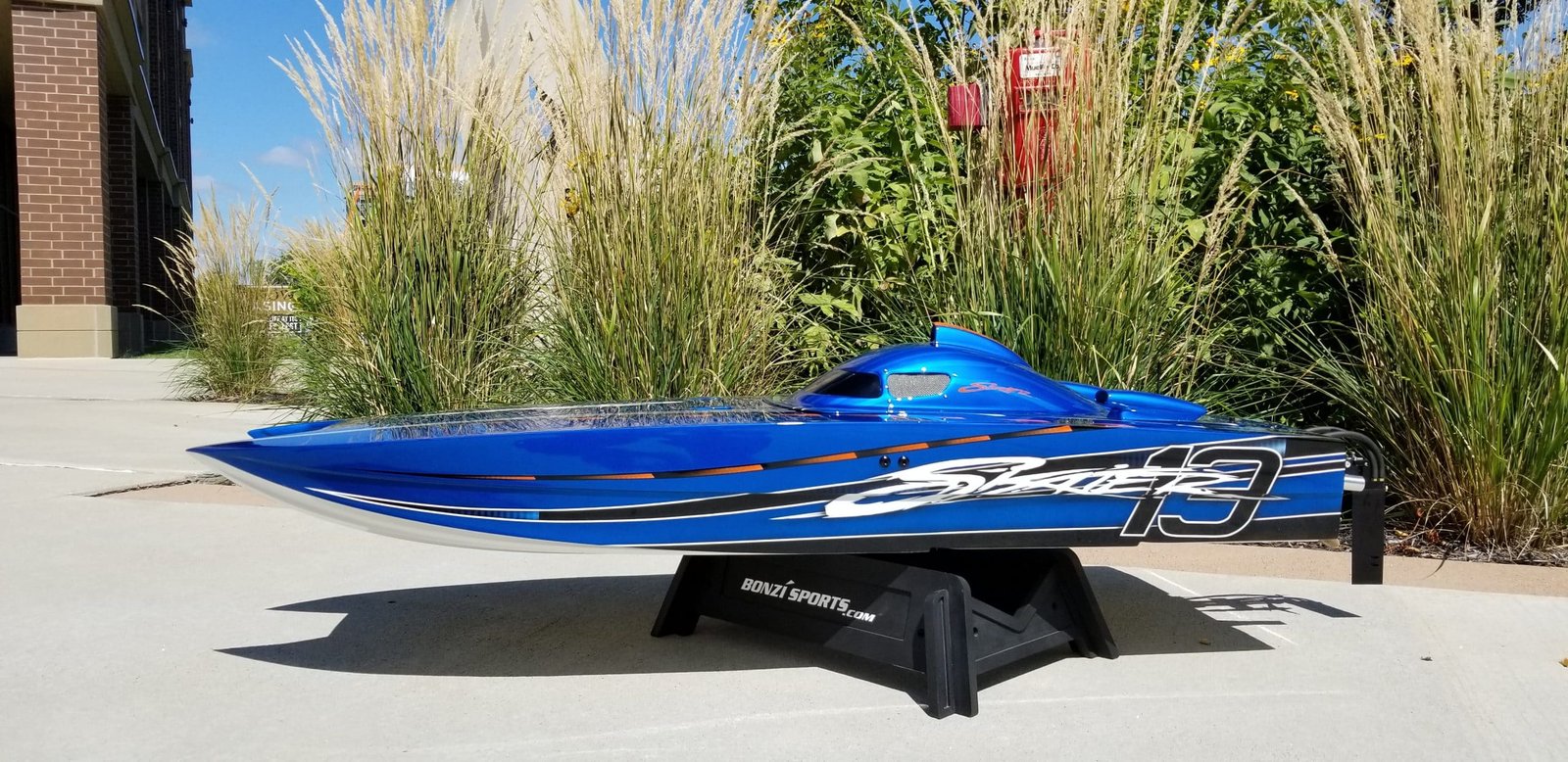 47" Bonzi Skater Cat Hull