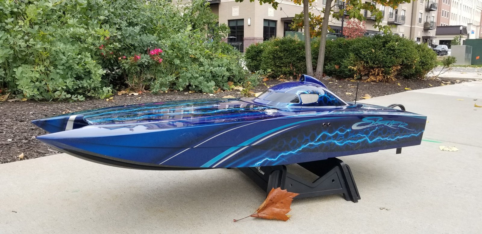 47″ Bonzi Skater Cat RC Boat – Ready to Run - BZx4 Modification