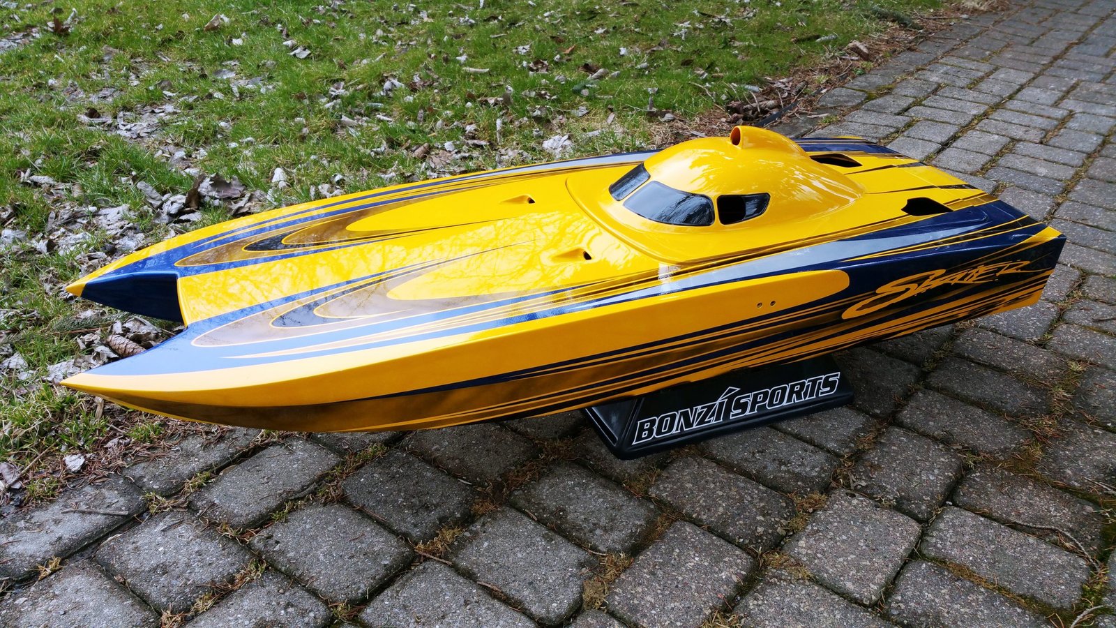 47″ Bonzi Skater Cat RC Boat – Ready to Run - BZx2 Modification